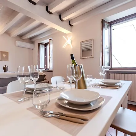 App. Maison Doree Appartement *