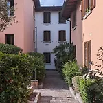 Lägenhet App. Maison Doree Desenzano del Garda